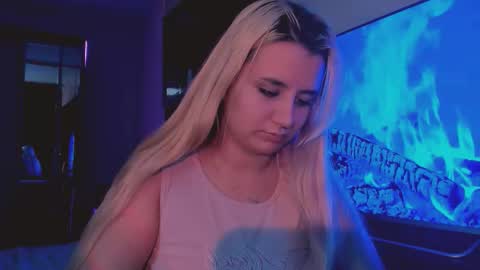 barbarasiren online show from October 2025 01:52:02 PM