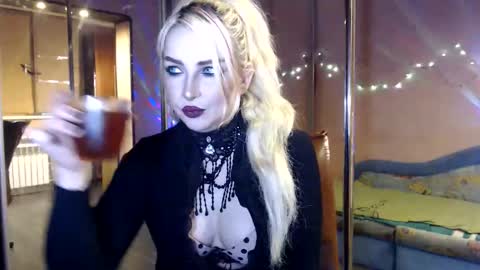 Snapshot of barbarissssska chatting on June 2026 12:44:01 AM Victoria online show from June 2026 12:44:01 AM