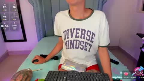 Snapshot of barbie_boy_ chatting on June 2026 07:08:01 AM I work from home this is my room 3 online show from June 2026 07:08:01 AM