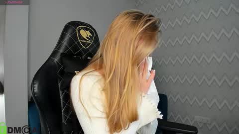 Snapshot of barbie_lis chatting on October 2025 12:44:02 AM LisGTM2 Mon-Thu Sat 0100am-0700am online show from October 2025 12:44:02 AM