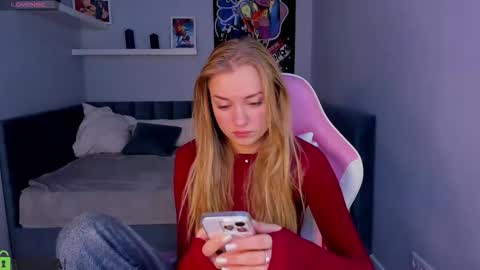 Snapshot of barbie_lis chatting on November 2025 12:54:01 AM LisGTM2 Mon-Thu Sat 0100am-0700am online show from November 2025 12:54:01 AM