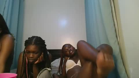 queen online show from November 2025 01:37:01 AM