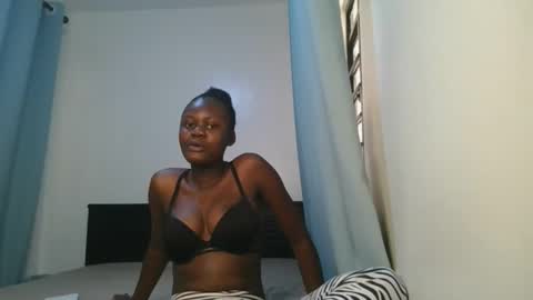 Snapshot of barbie_queen2 chatting on February 2026 10:03:02 AM queen online show from February 2026 10:03:02 AM