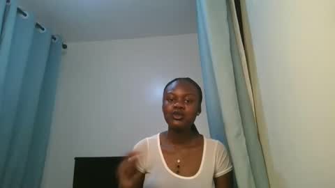 Snapshot of barbie_queen2 chatting on March 2026 10:26:01 PM queen online show from March 2026 10:26:01 PM
