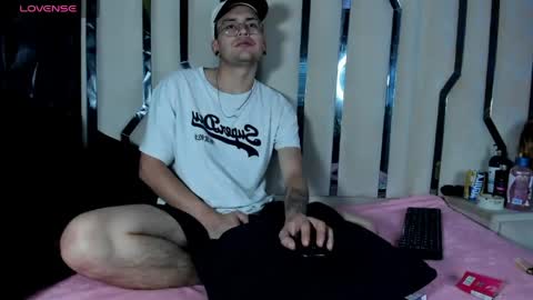 Max and Ambar online show from April 2026 08:33:01 PM