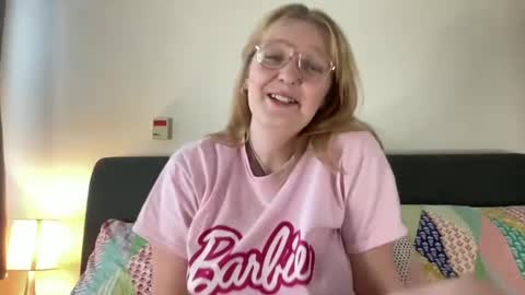 Snapshot of barbiegirl966 chatting on January 2025 09:59:02 AM barbiegirl966 online show from January 2025 09:59:02 AM