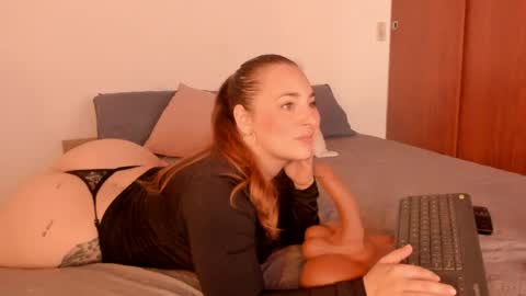 Snapshot of barbiieroberts chatting on July 2026 02:53:01 PM B A R B I E R O B E R T S online show from July 2026 02:53:01 PM