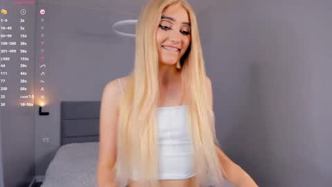 Mia online show from April 2026 03:37:02 PM