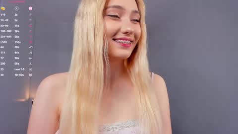 Mia online show from May 2026 05:29:02 PM