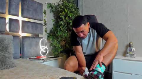 Bastian Independent Model online show from October 2025 02:59:02 PM