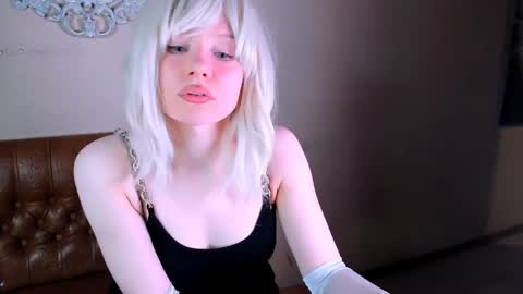 Snapshot of bat_laughing_bat chatting on April 2026 10:53:01 PM Ask me online show from April 2026 10:53:01 PM