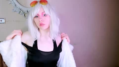 Snapshot of bat_laughing_bat chatting on April 2026 10:56:02 PM Ask me online show from April 2026 10:56:02 PM