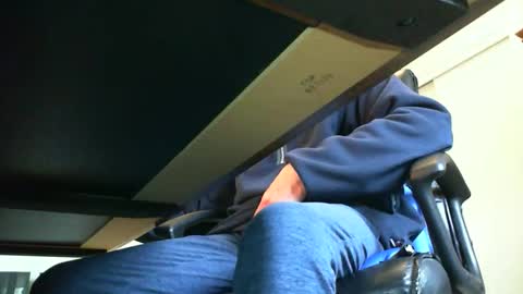 BateBro13 online show from April 2026 02:40:02 PM