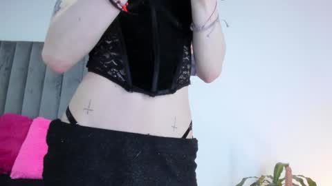 Snapshot of bathory_vamps chatting on January 2025 01:00:01 PM online show from January 2025 01:00:01 PM