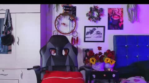    online show from November 2025 01:39:02 PM