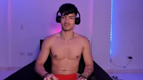 Valentino online show from December 2024 09:13:02 PM