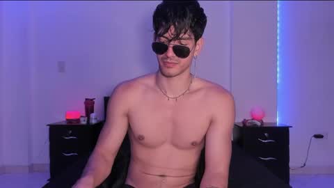 Valentino online show from January 2025 09:10:01 PM