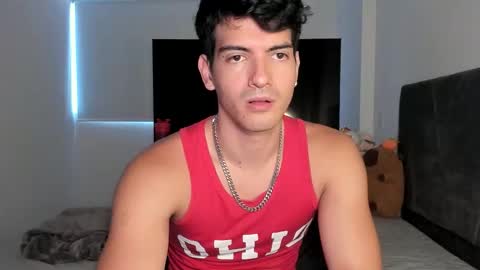 Valentino online show from October 2025 09:15:01 PM