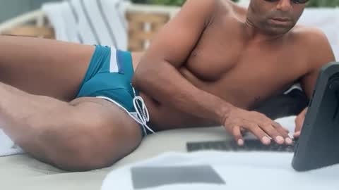 Snapshot of bbcforyourthroat chatting on November 2025 04:50:01 PM 305BBC online show from November 2025 04:50:01 PM