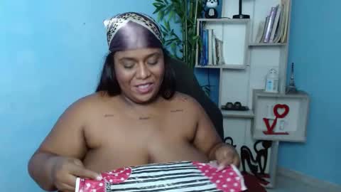 Snapshot of bbw_charlote chatting on February 2025 05:39:02 PM Charlote online show from February 2025 05:39:02 PM