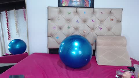 Snapshot of bbwsalome chatting on December 2024 11:46:02 PM Salome online show from December 2024 11:46:02 PM