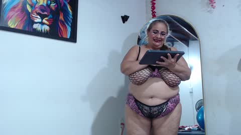 Snapshot of bbwsalome chatting on January 2025 11:24:01 PM Salome online show from January 2025 11:24:01 PM