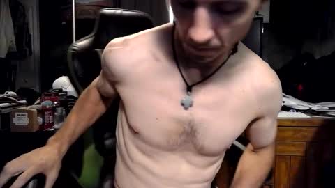 bchillin28 online show from October 2025 04:51:02 PM