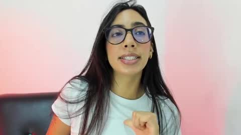 Snapshot of bdanevil chatting on December 2024 01:35:02 PM daniela villamizar online show from December 2024 01:35:02 PM