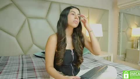 Snapshot of be_curiouss_ chatting on July 2026 12:14:02 PM Helena Evan online show from July 2026 12:14:02 PM