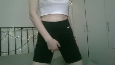Snapshot of bea_trix77 chatting on January 2025 05:11:02 PM Yours sweet Bea 3 online show from January 2025 05:11:02 PM