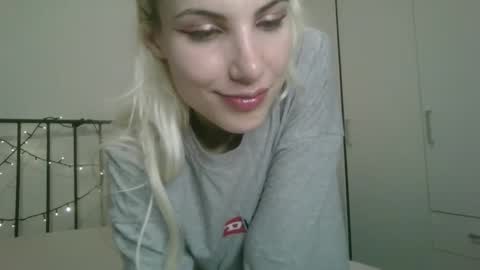 Snapshot of bea_trix77 chatting on February 2025 06:49:02 PM Yours sweet Bea 3 online show from February 2025 06:49:02 PM