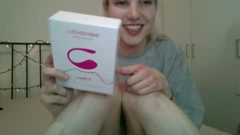 Snapshot of bea_trix77 chatting on February 2025 10:45:01 AM Yours sweet Bea 3 online show from February 2025 10:45:01 AM