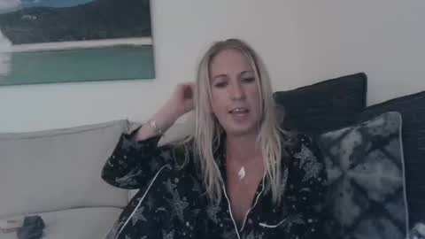 Emma online show from December 2024 11:41:02 AM