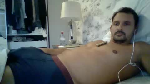 Snapshot of bearboudior chatting on October 2025 03:33:02 PM bearboudior online show from October 2025 03:33:02 PM