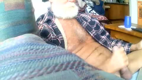 Snapshot of beardbushy chatting on January 2025 07:09:02 PM beardbushy online show from January 2025 07:09:02 PM
