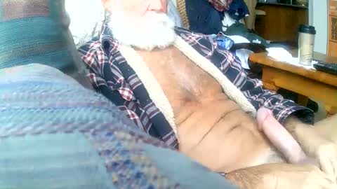 Snapshot of beardbushy chatting on February 2025 04:31:01 PM beardbushy online show from February 2025 04:31:01 PM