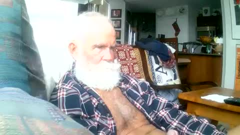 Snapshot of beardbushy chatting on March 2025 07:43:02 PM beardbushy online show from March 2025 07:43:02 PM