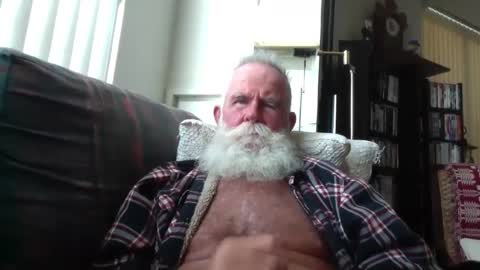 beardbushy online show from October 2025 02:35:02 PM