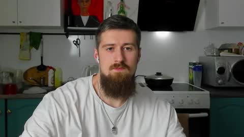 Snapshot of bearded_legend chatting on January 2025 07:42:01 PM Zeus online show from January 2025 07:42:01 PM