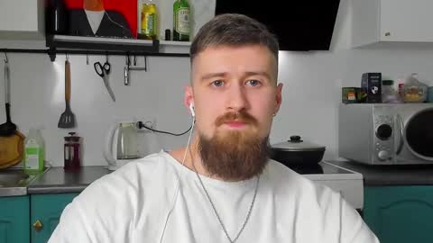 Snapshot of bearded_legend chatting on February 2025 10:14:01 PM Zeus online show from February 2025 10:14:01 PM