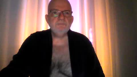 Snapshot of beardman916444 chatting on December 2024 07:06:02 AM Beardman online show from December 2024 07:06:02 AM