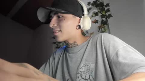 Snapshot of beatandtalk chatting on November 2025 04:24:01 PM beatandtalk online show from November 2025 04:24:01 PM