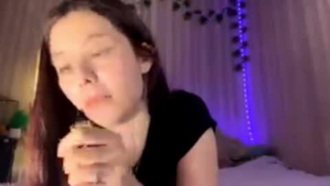 Bella online show from March 2026 12:00:01 PM