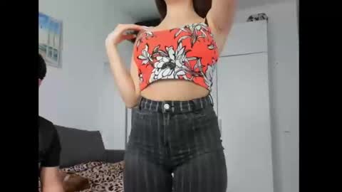 Snapshot of beatixxxandliam chatting on January 2025 07:50:01 AM beatixxxandliam online show from January 2025 07:50:01 AM