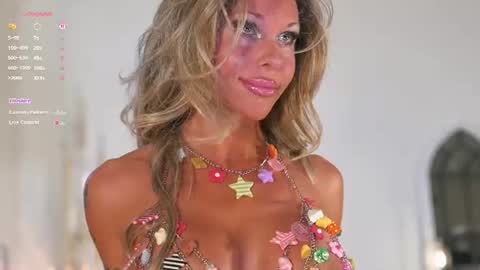 Snapshot of beatrix_rich chatting on June 2026 07:01:02 PM beatrix_rich online show from June 2026 07:01:02 PM