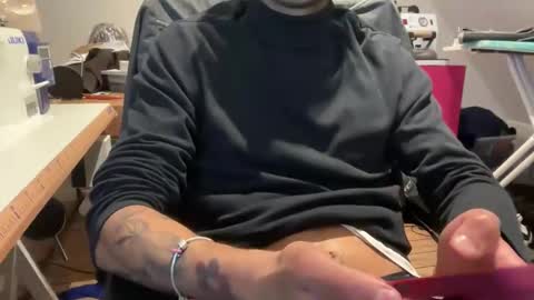 Snapshot of beaugosse22130 chatting on October 2025 08:07:02 PM beaugosse22130 online show from October 2025 08:07:02 PM