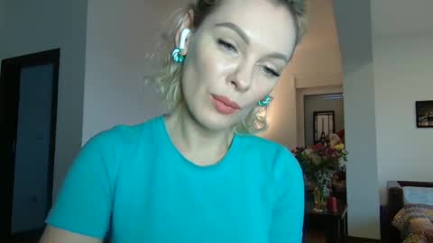 Beautifulkollette online show from January 2025 12:49:02 PM