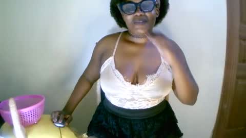 Snapshot of beautifulpeach2 chatting on January 2025 02:15:02 PM beautifulpeach2 online show from January 2025 02:15:02 PM