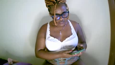 Snapshot of beautifulpeach2 chatting on February 2025 12:38:02 PM beautifulpeach2 online show from February 2025 12:38:02 PM