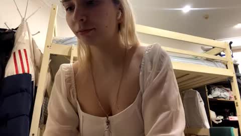 Mia online show from February 2026 03:22:01 PM